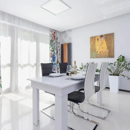 Wonderful Garden By Renters Appartement Krakau