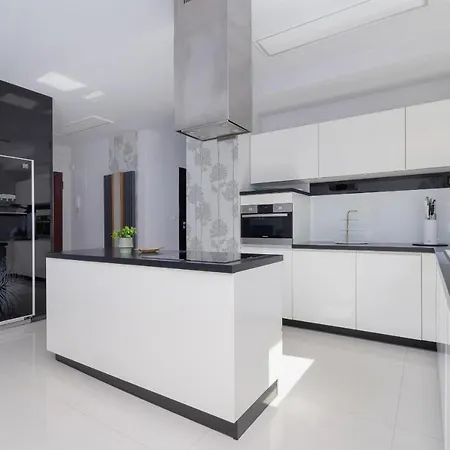 Wonderful Garden By Renters Appartement Krakau