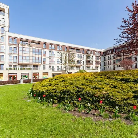 Wonderful Garden By Renters Apartamento Cracovia