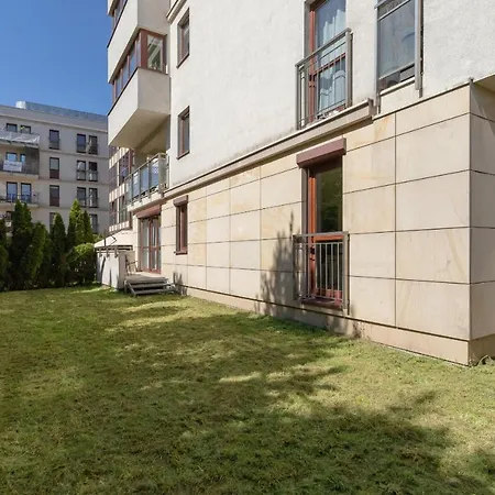 Wonderful Garden By Renters Krakow