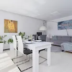 Wonderful Garden By Renters Apartment *