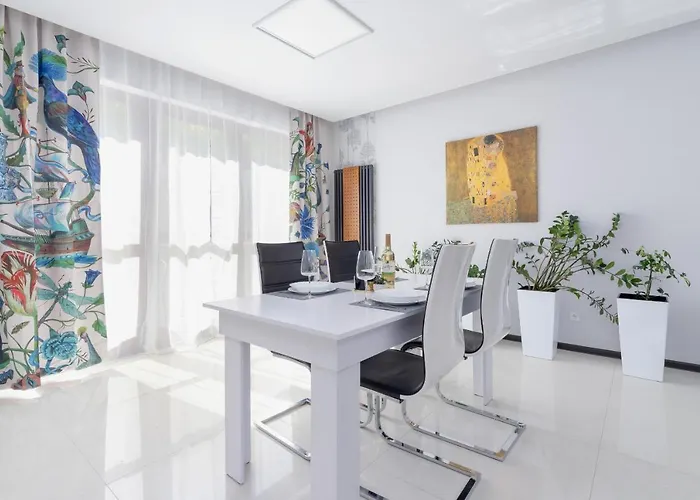 Wonderful Garden By Renters Appartement Cracovie